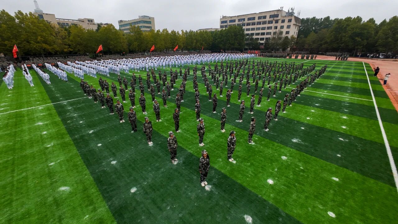 30015