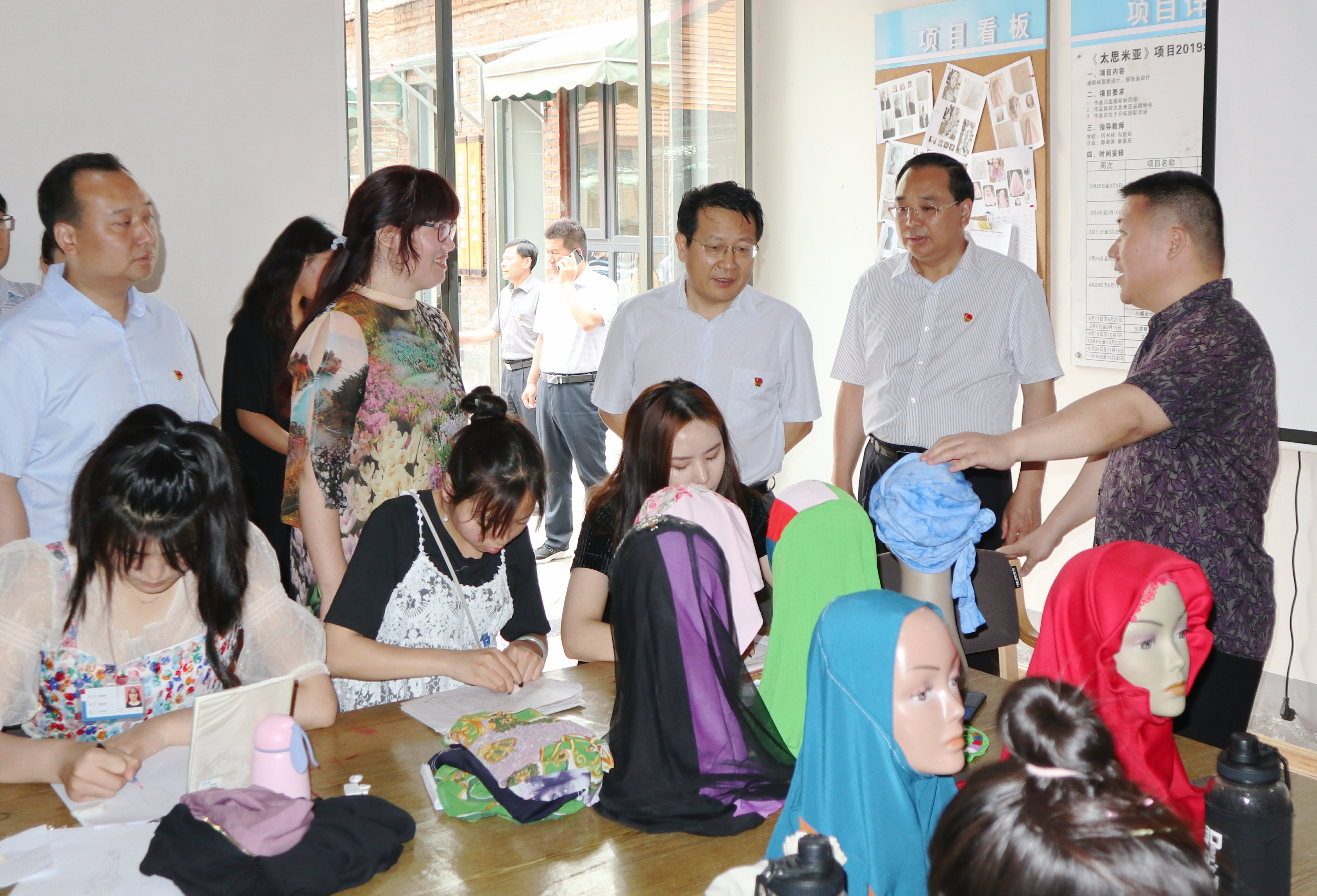 党委书记顾文明,校长王春阳及